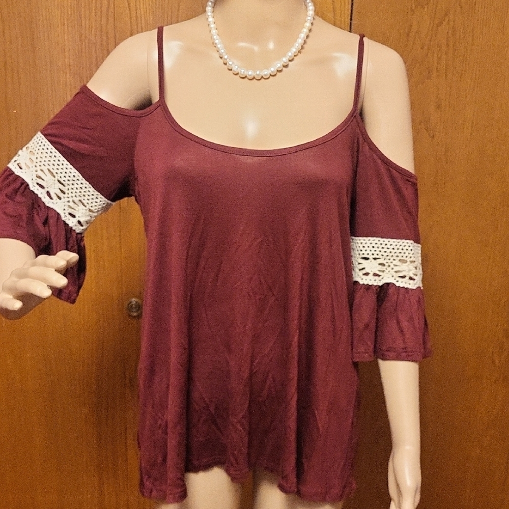Super CUTE COLD SHOULDER BACK CRISS CROSS SOFT TOP